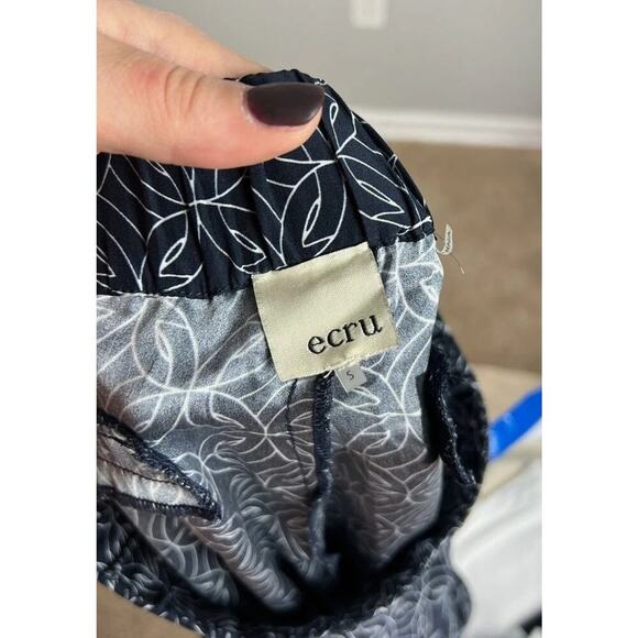 Ecru 100% Silk Navy Geometric Print Wide Leg Pants Women’s Size S Elastic Waist - Picture 4 of 7